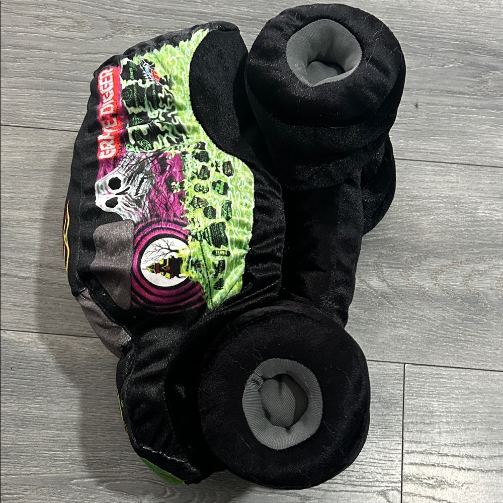 Monster Jam, Gravedigger 13x9 Truck Plush Toy - Picture 6 of 8